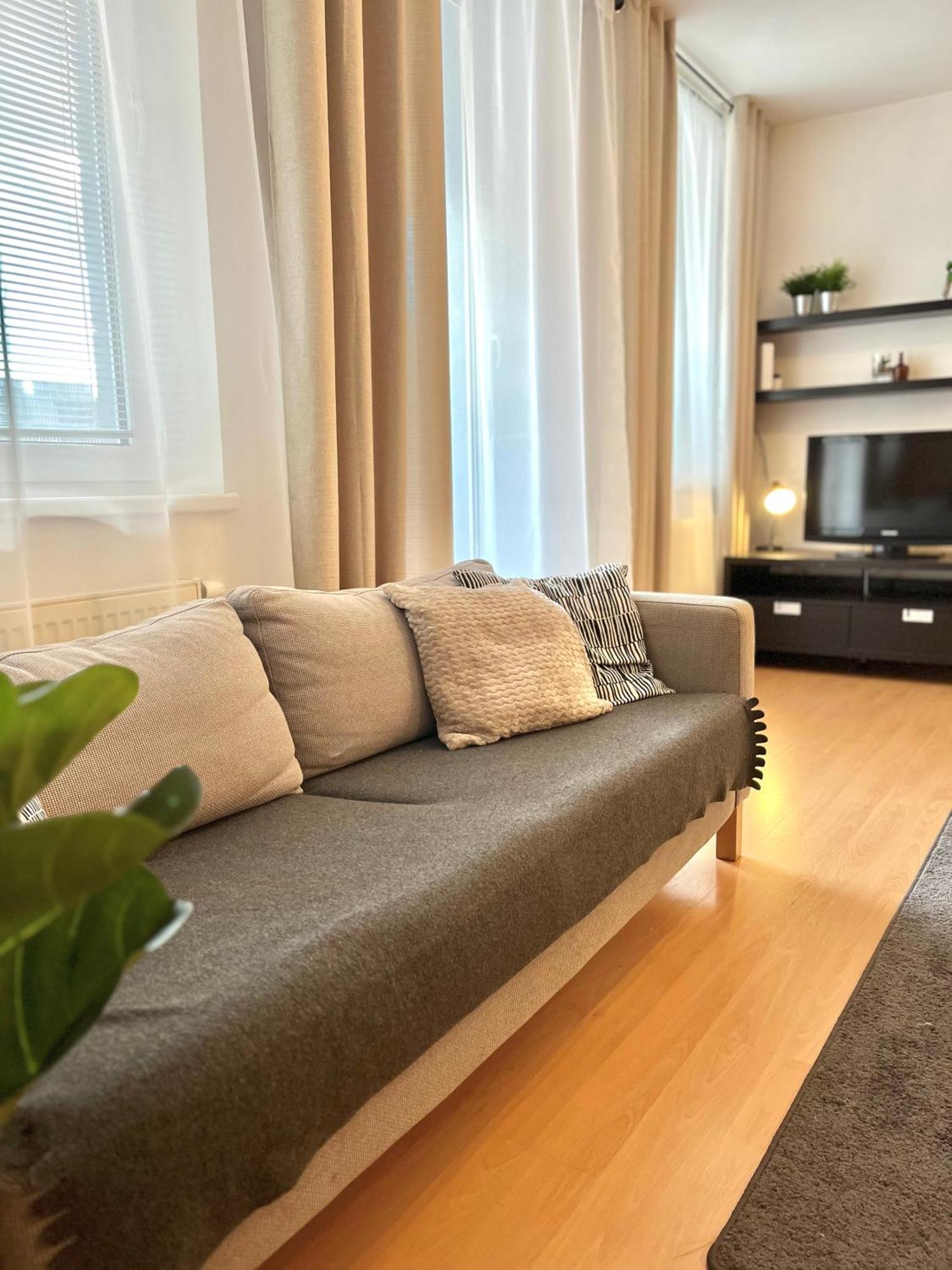 Apartment Tina - Old Town, Ac, Free Private Parking Bratislava Extérieur photo
